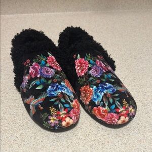 Johnny Was Black Slippers - Size 7